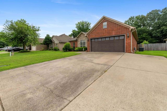 1160 Champions, Conway, AR 72034