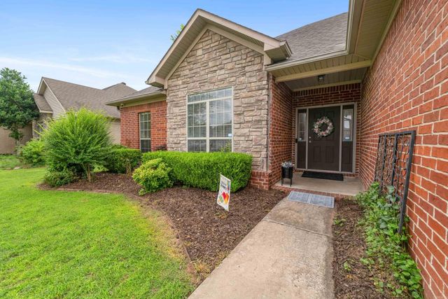 1160 Champions, Conway, AR 72034