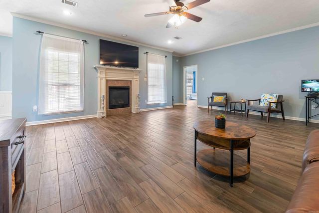 1160 Champions, Conway, AR 72034