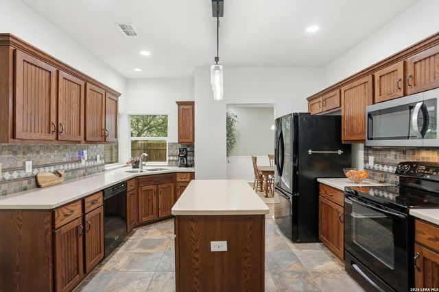 21139 Simi Valley Dr, San Antonio, TX 78259