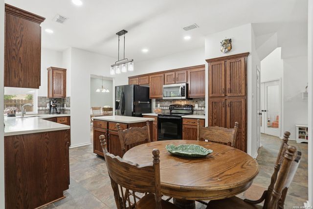 21139 Simi Valley Dr, San Antonio, TX 78259