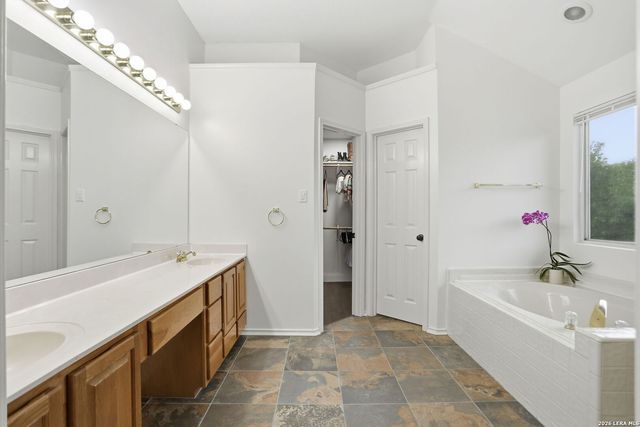 21139 Simi Valley Dr, San Antonio, TX 78259