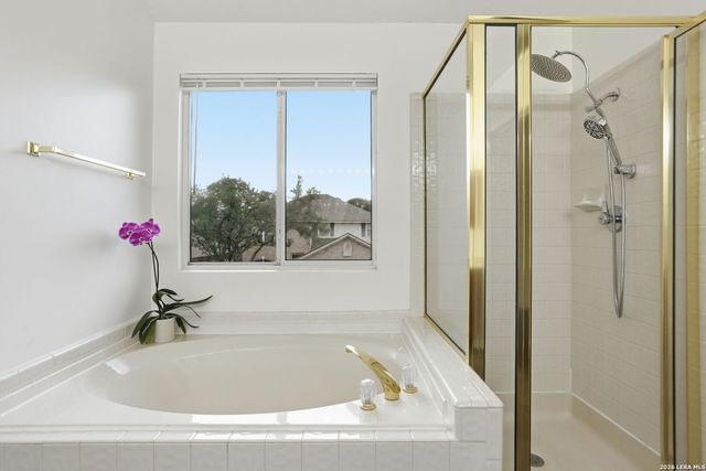 21139 Simi Valley Dr, San Antonio, TX 78259