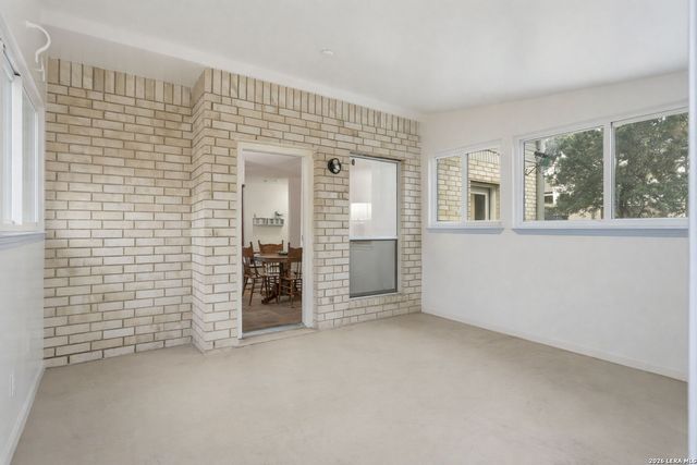 21139 Simi Valley Dr, San Antonio, TX 78259