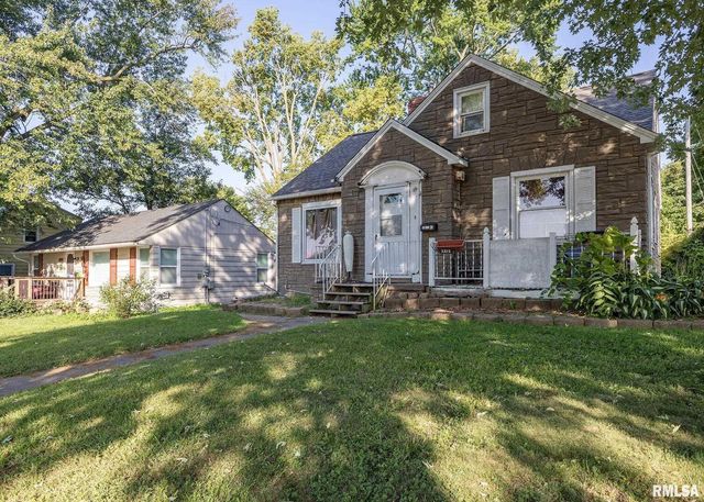 2212 IOWA Avenue, Clinton, IA 52732