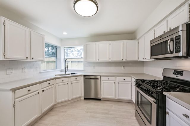 9202 Bayou Bluff Drive, Spring, TX 77379