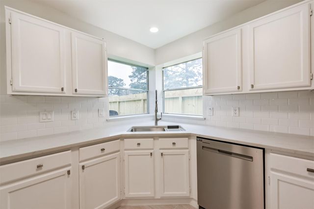 9202 Bayou Bluff Drive, Spring, TX 77379