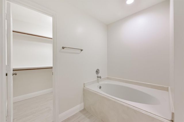 9202 Bayou Bluff Drive, Spring, TX 77379