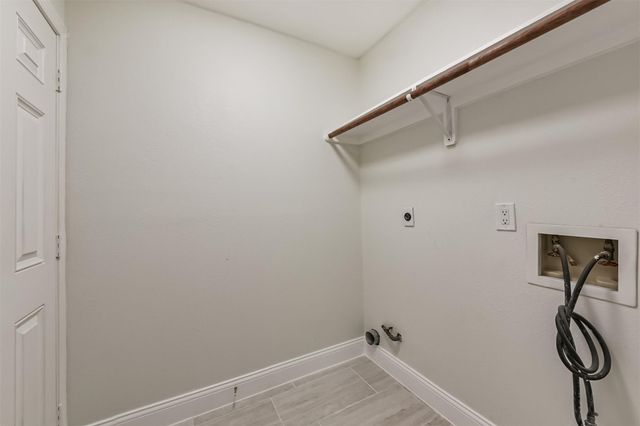 9202 Bayou Bluff Drive, Spring, TX 77379