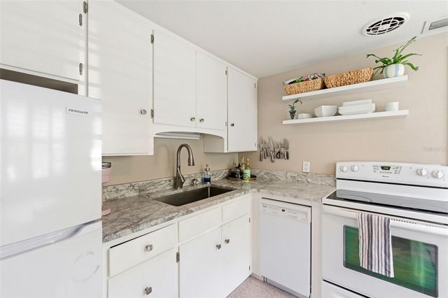 652 LEXINGTON STREET, Dunedin, FL 34698