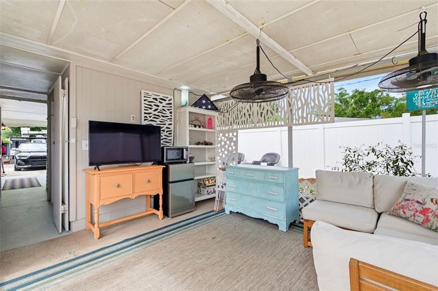 652 LEXINGTON STREET, Dunedin, FL 34698