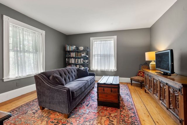 22 Eustis Ave, Wakefield, MA 01880