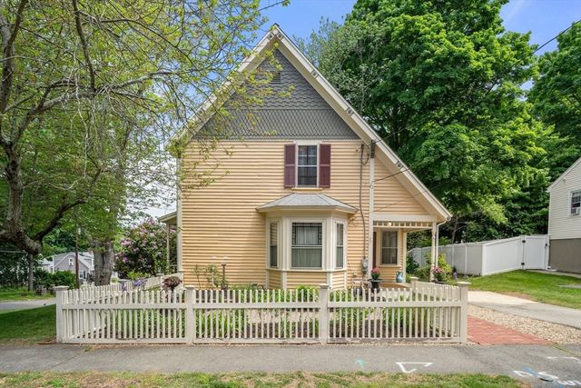 22 Eustis Ave, Wakefield, MA 01880