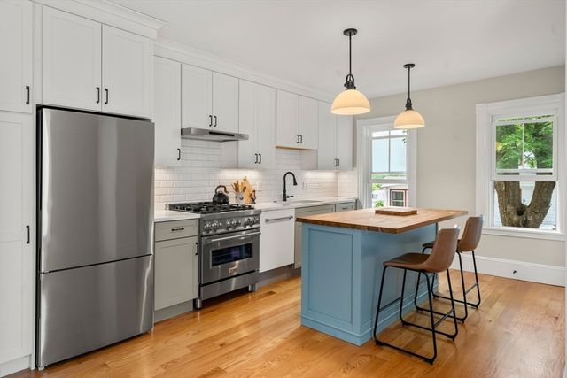 22 Eustis Ave, Wakefield, MA 01880