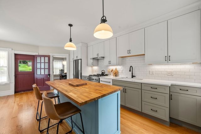 22 Eustis Ave, Wakefield, MA 01880