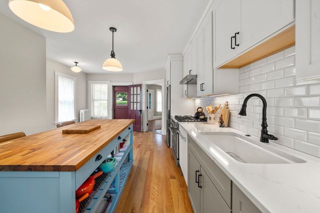 22 Eustis Ave, Wakefield, MA 01880