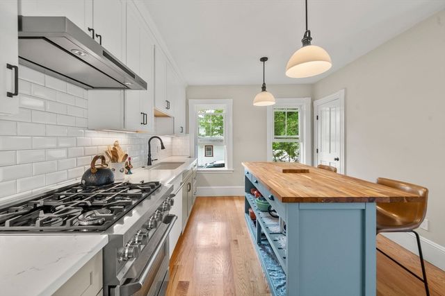 22 Eustis Ave, Wakefield, MA 01880
