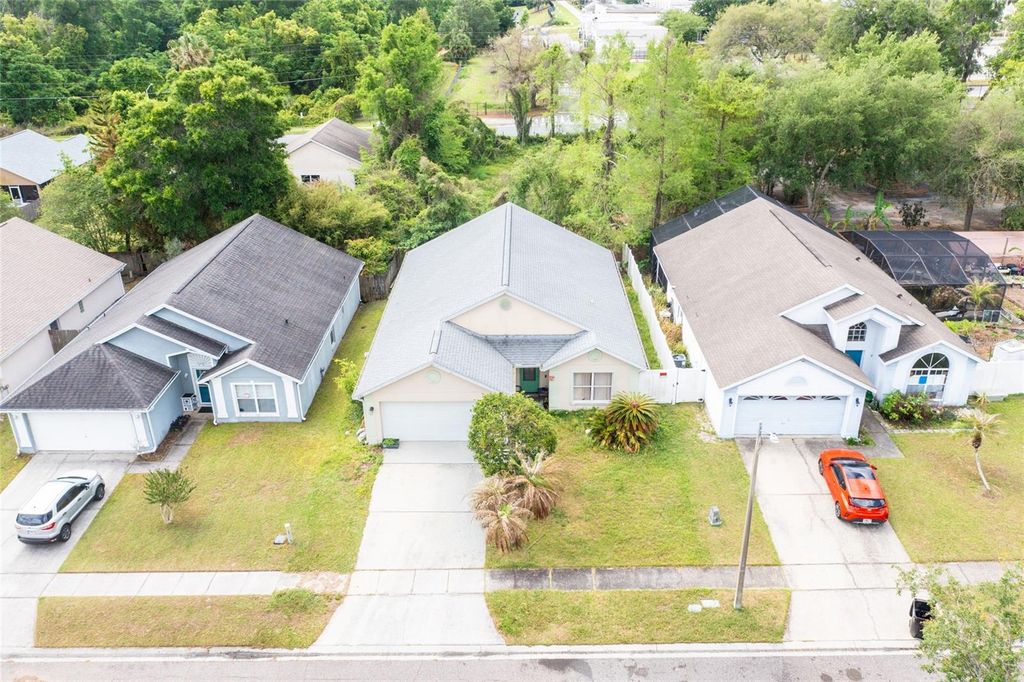 Image 2 of property listing at 220 BAY STREET, Apopka, FL 32712