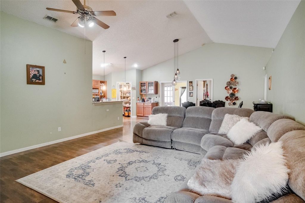 Image 3 of property listing at 220 BAY STREET, Apopka, FL 32712