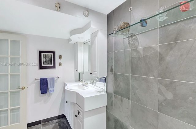 5005 Collins Ave 1224, Miami Beach, FL 33140