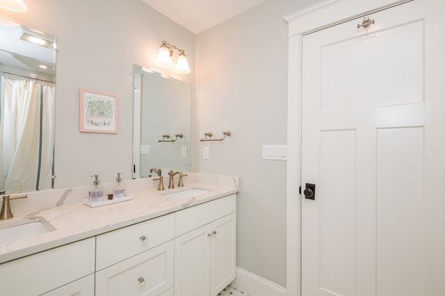16 Harts Way 16, Rowley, MA 01969