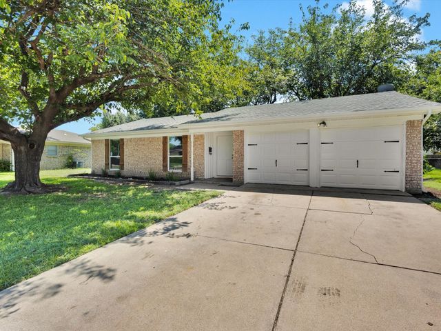 705 Sue Ann Lane, Burleson, TX 76028