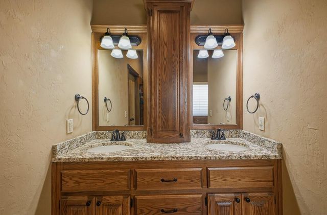 2801 SE 5th Street, Moore, OK 73160