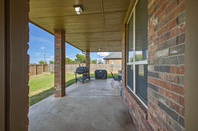 2801 SE 5th Street, Moore, OK 73160