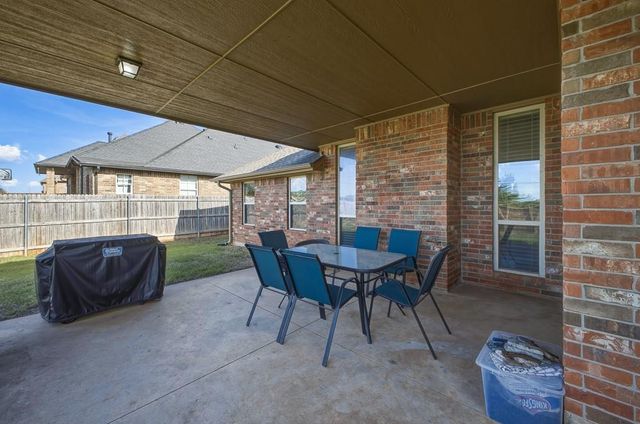 2801 SE 5th Street, Moore, OK 73160
