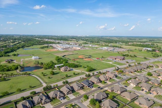 2801 SE 5th Street, Moore, OK 73160