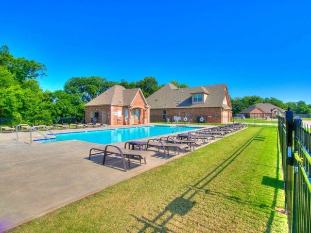 2801 SE 5th Street, Moore, OK 73160