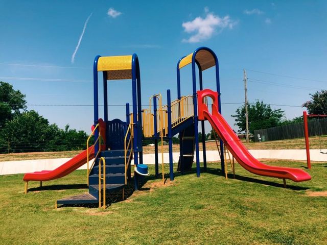 2801 SE 5th Street, Moore, OK 73160