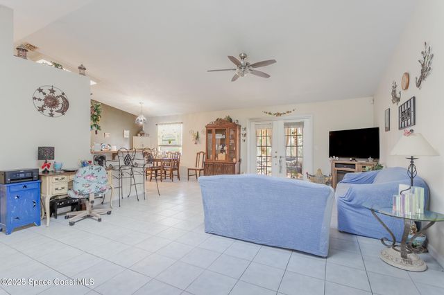 970 Tahiti Avenue SE, Palm Bay, FL 32909