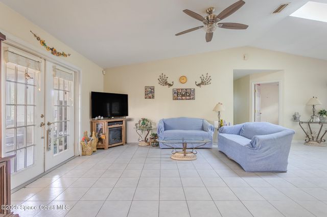 970 Tahiti Avenue SE, Palm Bay, FL 32909