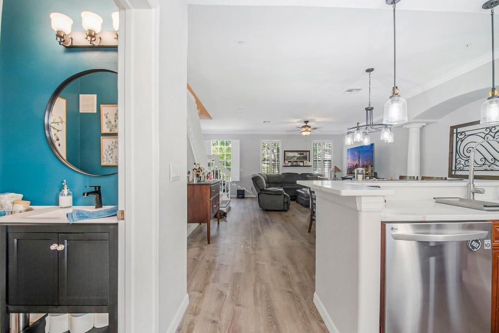 Image 13 of property listing at 4500 VIRGINIA DRIVE, Orlando, FL 32814