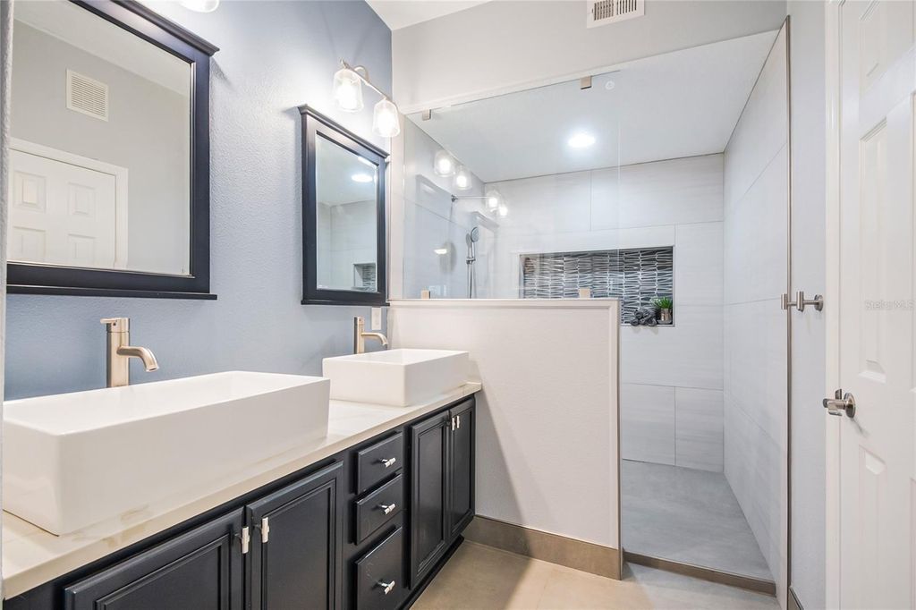 Image 31 of property listing at 4500 VIRGINIA DRIVE, Orlando, FL 32814