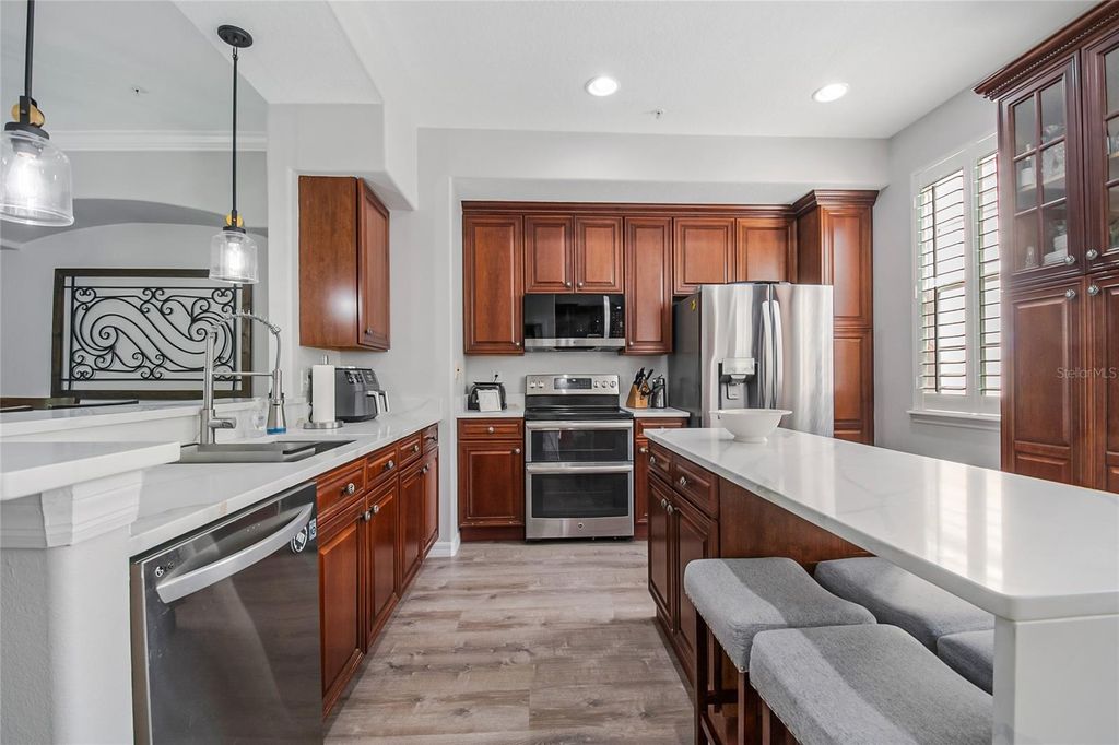 Image 6 of property listing at 4500 VIRGINIA DRIVE, Orlando, FL 32814