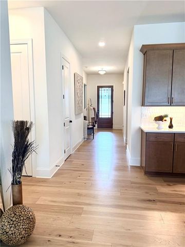 229 Mooney Road, Woodstock, GA 30188