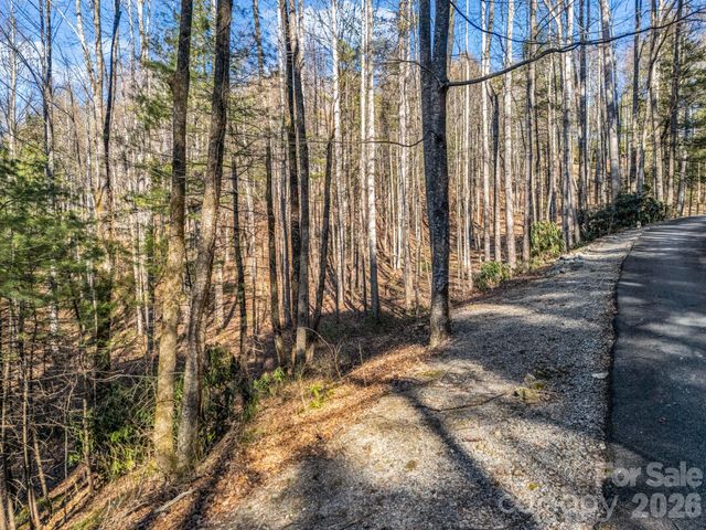 109 Justamere Lane, Hendersonville, NC 28739