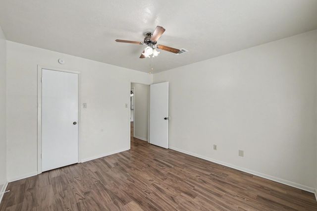 1605 Hazelwood Street B, Conroe, TX 77301