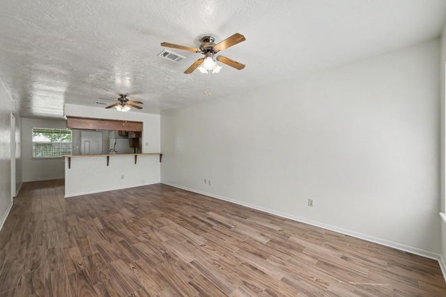 1605 Hazelwood Street B, Conroe, TX 77301