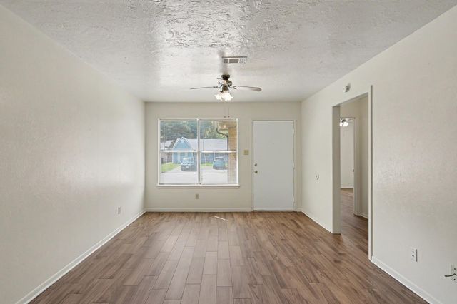 1605 Hazelwood Street B, Conroe, TX 77301