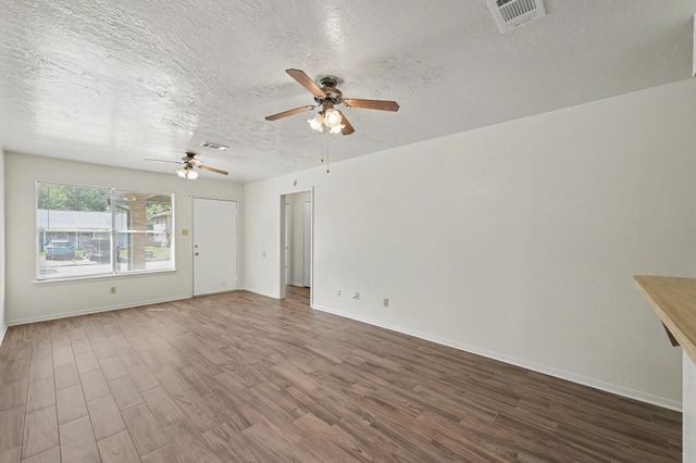 1605 Hazelwood Street B, Conroe, TX 77301