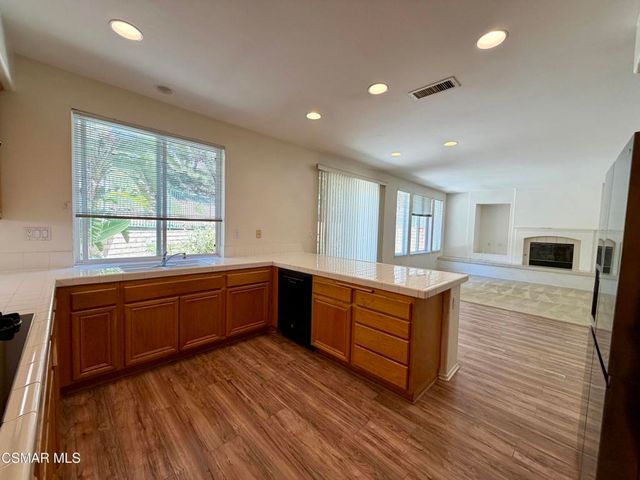 2737 Stonecutter Street, Thousand Oaks, CA 91362