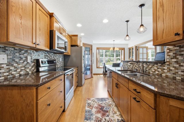 208 15th Avenue Way E, West Fargo, ND 58078