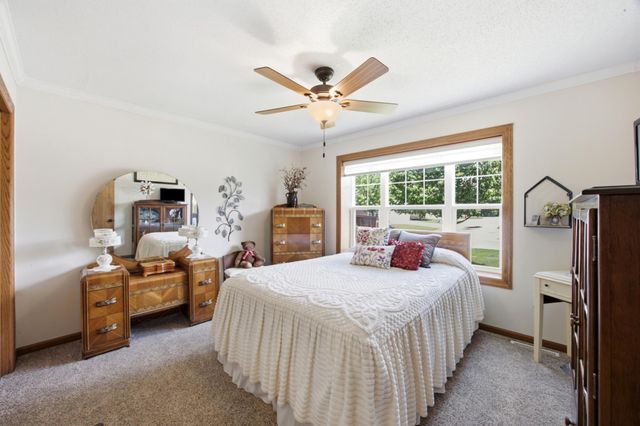 208 15th Avenue Way E, West Fargo, ND 58078
