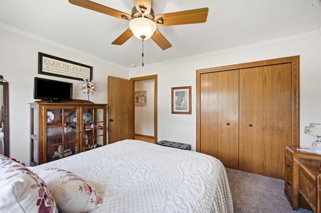 208 15th Avenue Way E, West Fargo, ND 58078