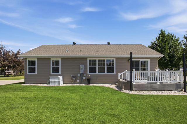 208 15th Avenue Way E, West Fargo, ND 58078