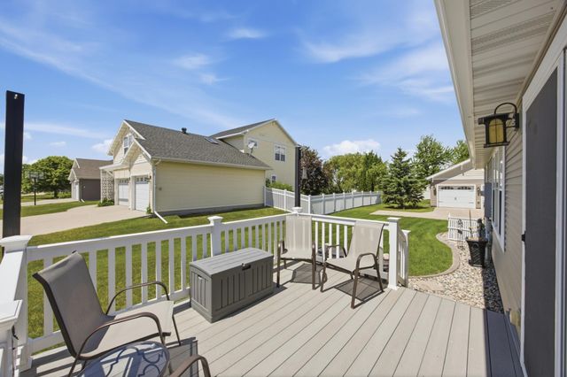 208 15th Avenue Way E, West Fargo, ND 58078