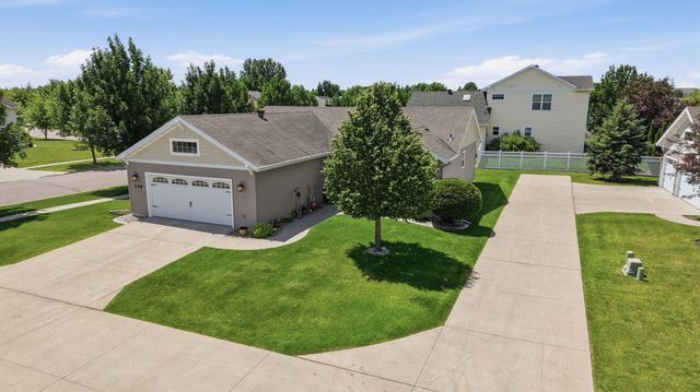 208 15th Avenue Way E, West Fargo, ND 58078